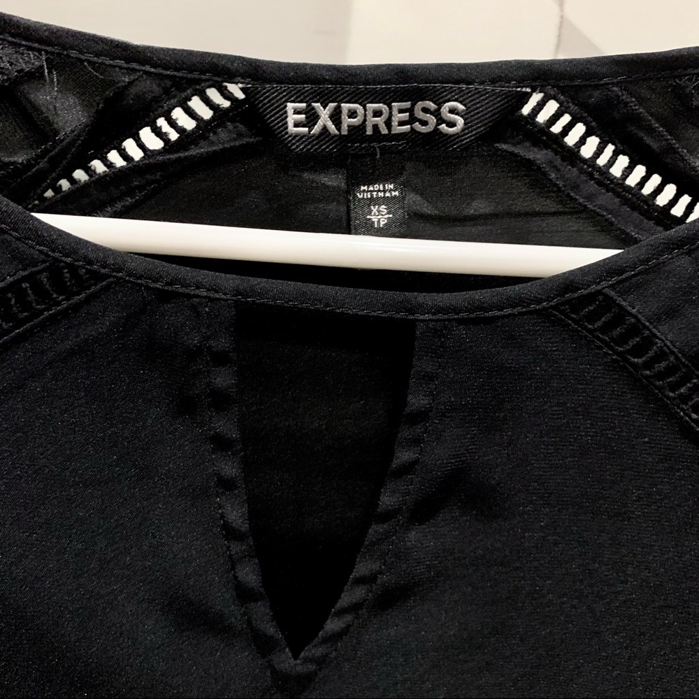 Express Black Lace Blouse - Picture 2 of 4